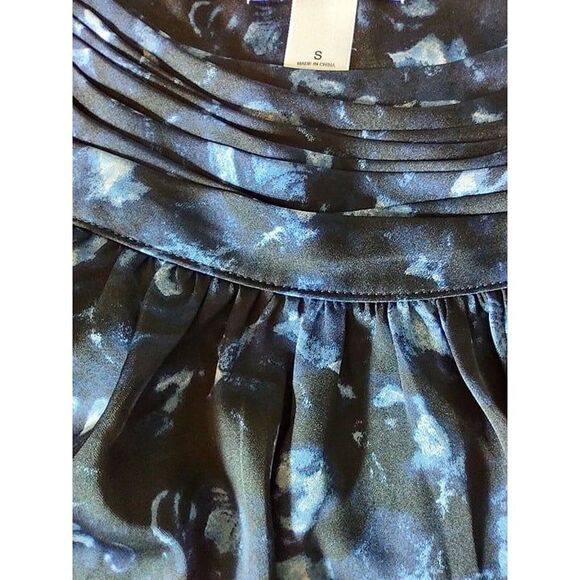 5/$25 EUC LOFT Sleeveless Floral Pullover Blouse Tank Top Size Small Blues - Picture 5 of 7